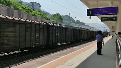 旅行火车拍摄视频视频的预览图